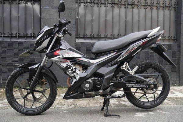 Honda Sonic 150R: Motor Sport Pilihan untuk Para Penggemar