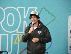 Vincent Rompies Tampilkan Perubahan dengan Salat Jumat