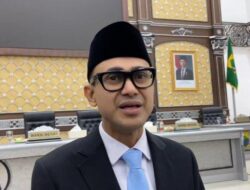 Kini Resmi Ramzi Menjadi Wakil Bupati Cianjur: Mimilih berjalan Kaki ke Kantor