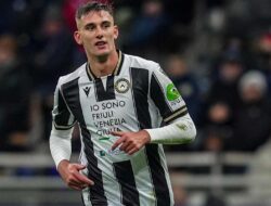 Napoli Fokus Kejar Lorenzo Lucca Setelah Batal Rekrut Darwin Nunez