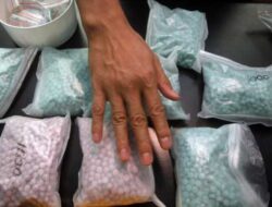 Penggerebekan Pabrik Narkoba: Polisi Temukan Ribuan Butir Ekstasi di Kedoya Utara