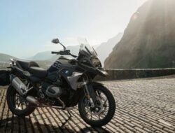 BMW R 1250 GS 2025: Motor Touring yang Siap Menaklukkan Dunia