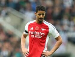 William Saliba Tegaskan Tidak Akan Tinggalkan Arsenal untuk Real Madrid