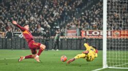 AS Roma vs Genoa: De Rossi Di Ujung Tombak