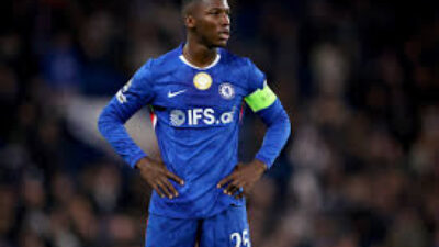 Caicedo Putuskan Tetap di Chelsea: “Kalau Mau Jadi Legenda, Jangan Pindah Karena Ramai”