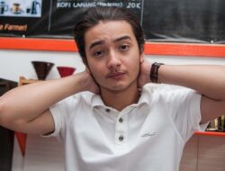 Bryan Domani Jadi Saksi Nikah Tetangga, Penampilannya Malah Jadi Sorotan