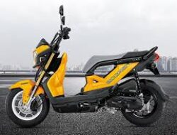 Honda Zoomer-X: Pilihan Unik di Tengah Dominasi Skutik Konvensional