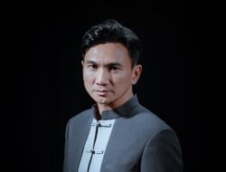 Tanggalnya Sama”: Anji Manji Ceritakan Momen Ulang Tahun Bersama Ibunda dan Sang Cucu